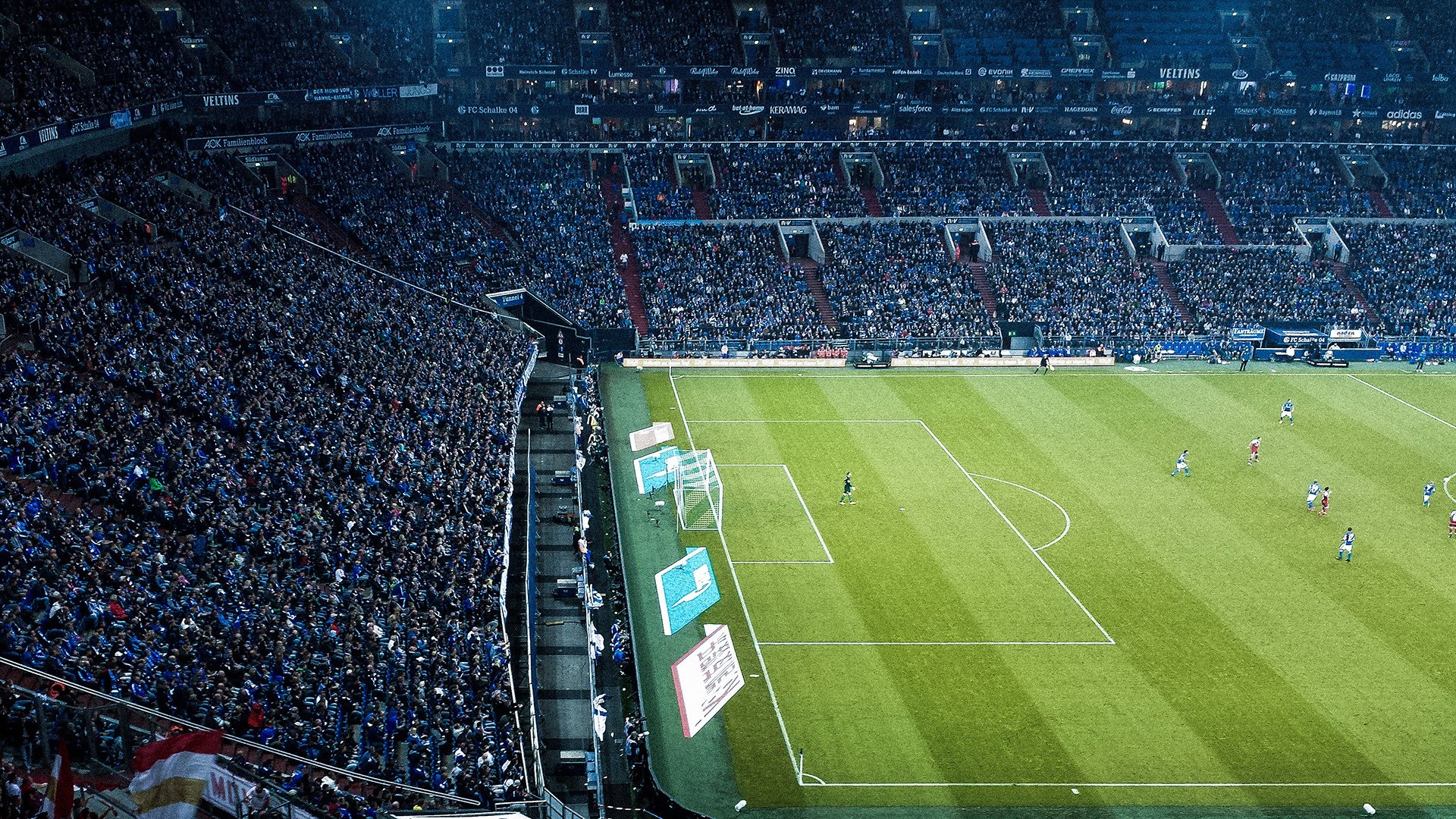 里昂主场逼平马赛,保持不败战绩,里昂 主场