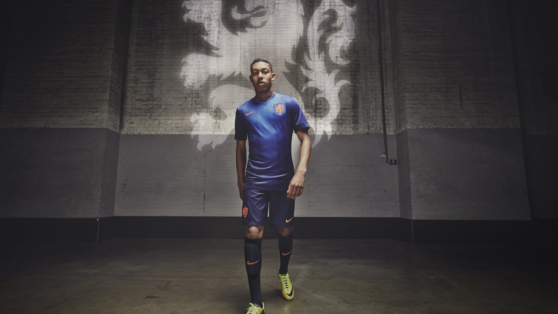 阿贾克斯签下巴西新星,欧冠竞争力提升,阿贾克斯转会巴萨的球员